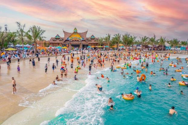 Không chỉ khấy đảo mùa hè với “kỳ quan” VinWonders Hà Nội Wave Park.